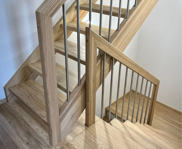Drewniane schody samonośne